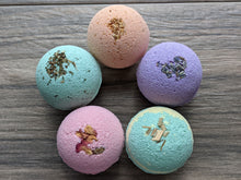 Load image into Gallery viewer, BATH BOMBS - Pure Essential Oils / No Sulfates