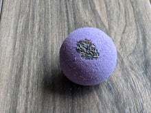 Load image into Gallery viewer, BATH BOMBS - Pure Essential Oils / No Sulfates