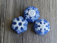 Load image into Gallery viewer, Snowflake LOOFAH SOAP Wintergreen CHRISTMAS