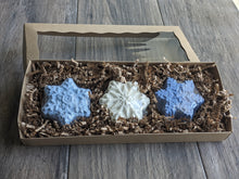 Load image into Gallery viewer, SNOWFLAKE Bath Bomb Gift Set CHRISTMAS