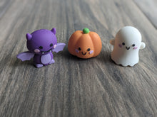 Load image into Gallery viewer, CAULDRON Bath Bombs with Toy HALLOWEEN FALL