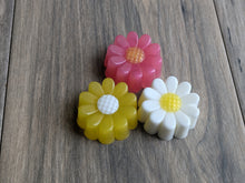 Load image into Gallery viewer, DAISY SOAP - Pink, White or Yellow Multiple Scent Options