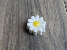 Load image into Gallery viewer, DAISY SOAP - Pink, White or Yellow Multiple Scent Options