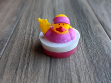 Load image into Gallery viewer, VALENTINE&#39;S Rubber Duck Soap I LOVE YOU Sign Language